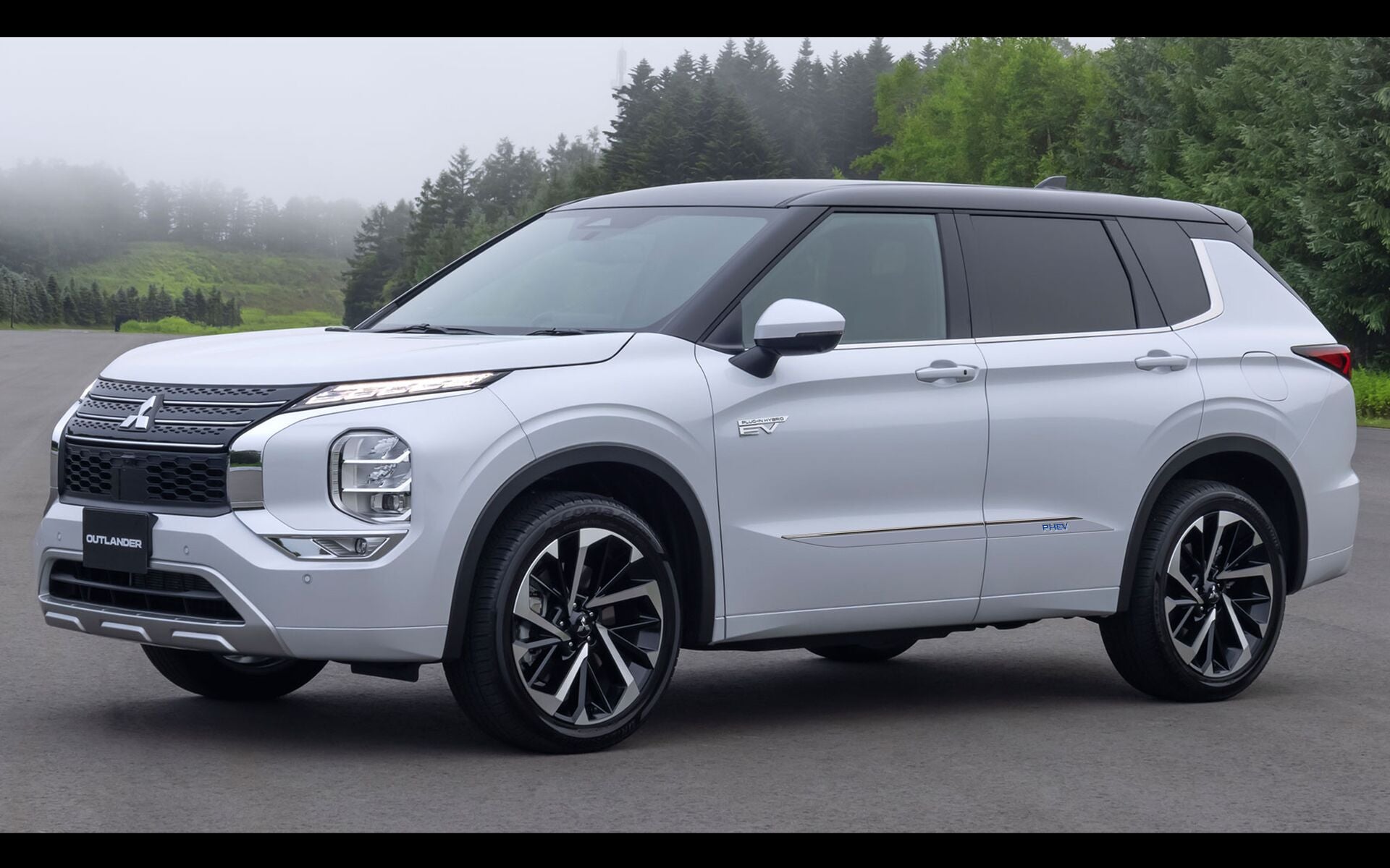 2-Tone Groove Trims for 2023-2026 Mitsubishi Outlander PHEV — 3