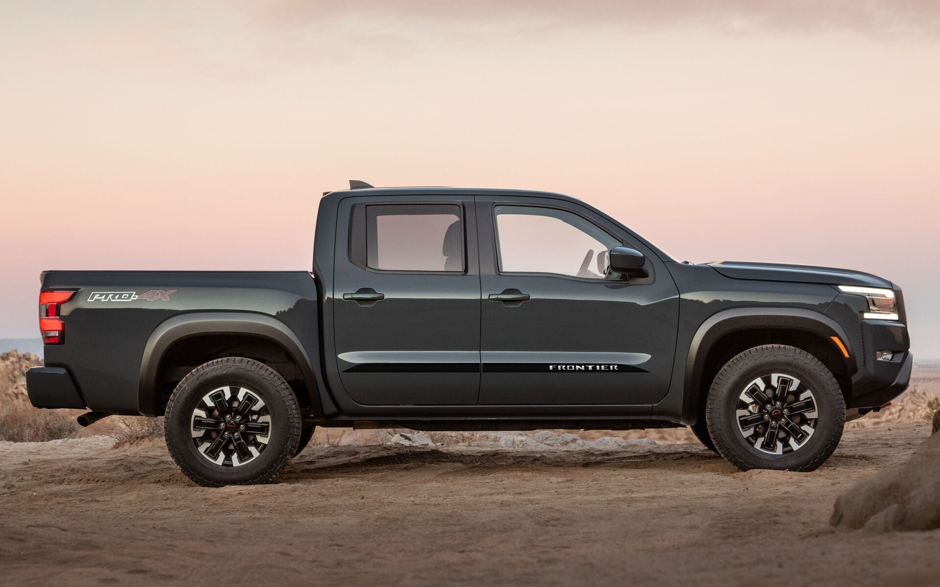 Groove Trims for 2022-2026 Nissan Frontier (Crew Cab) — 3
