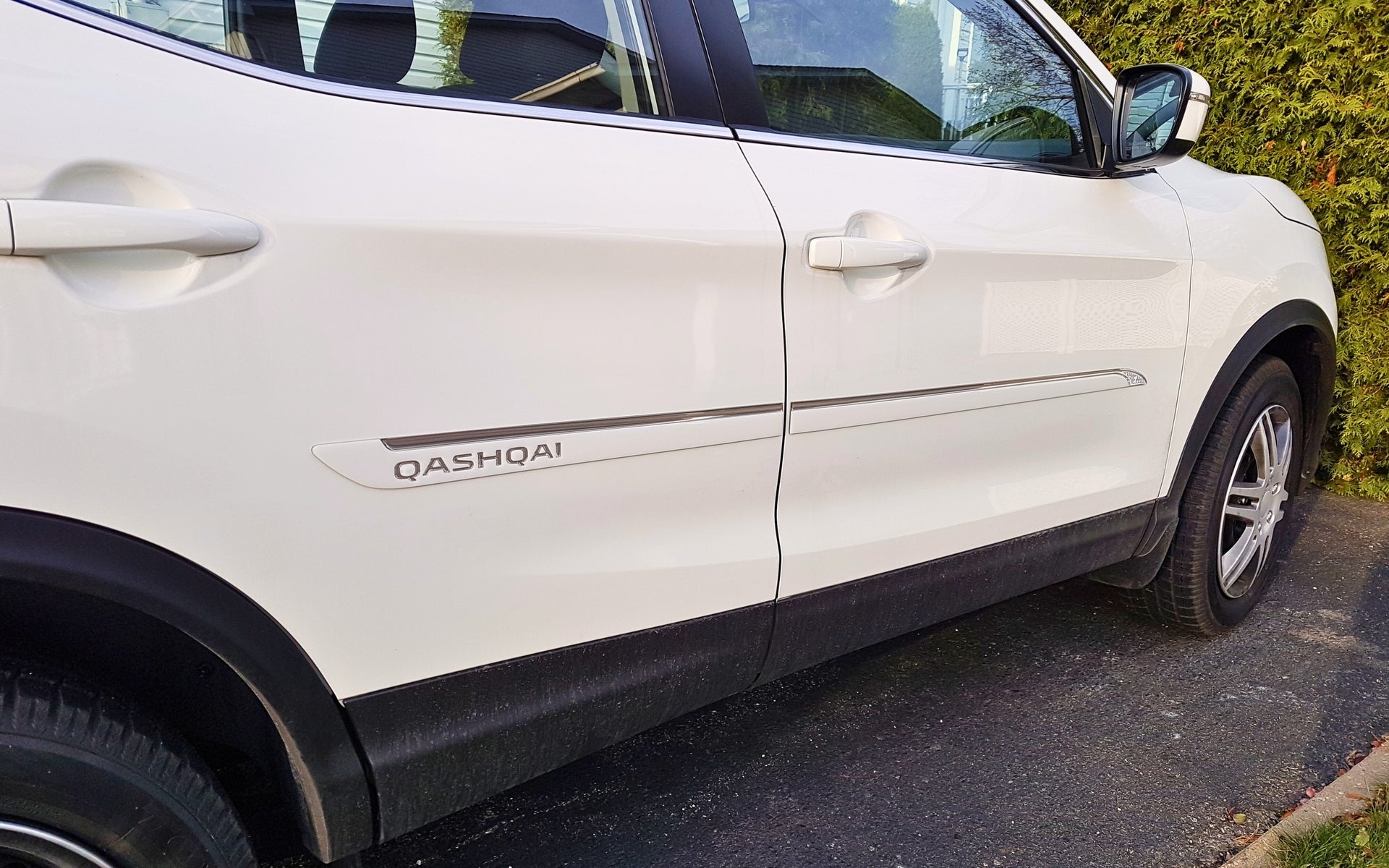 Venom B Body Side Moldings for 2017-2024 Nissan Qashqai — 2