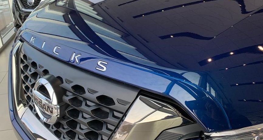 Hood Protector w/ Logo for 2019-2020 Nissan Kicks — 2
